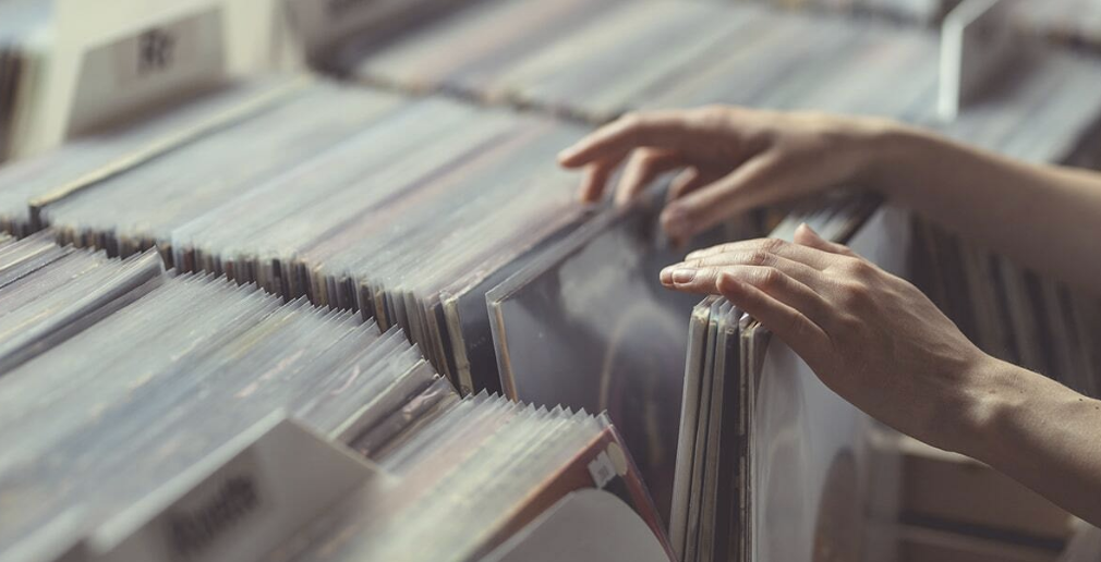 Support Artist - Gift me a vinyl for my collection