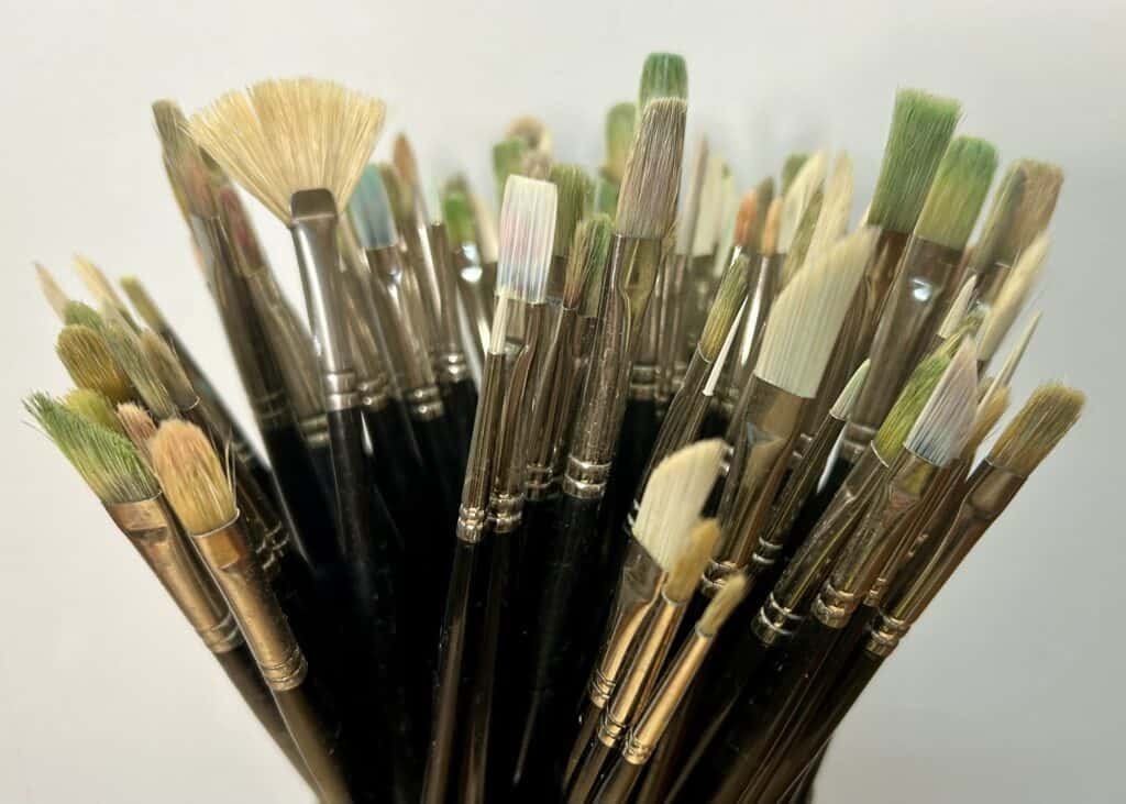 Support Artist - Gift me a set of new brushes